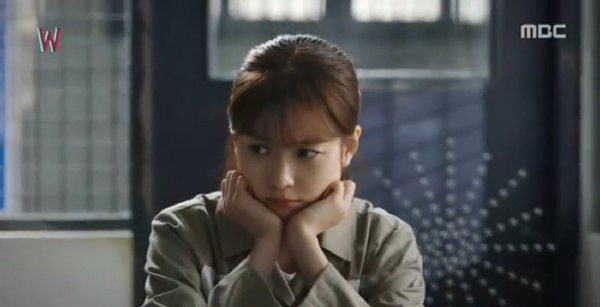 爱情中流过的眼泪伤感说说语录大全 你是我用尽全力却靠不近的梦