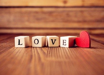 爱情心情短语：初遇你，大概是这辈子心脏跳得最快的一次