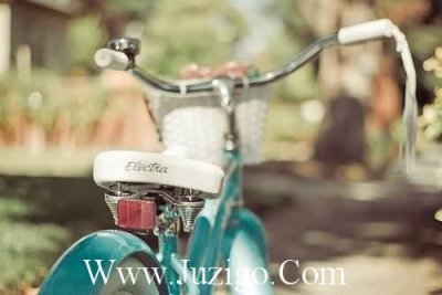 ​人最为温柔之处在于，再痛都只会选择自己承受