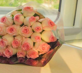 ​描写三八妇女节的句子 三八妇女节微信句子(82句)