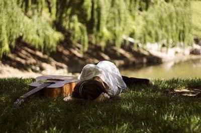 ​给心情低落的人鼓励语 2025年鼓励别人心情低落句子