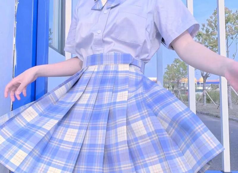 表示友情深厚的诗句有哪些(表示友情深厚的诗句或赞美友情的名言)