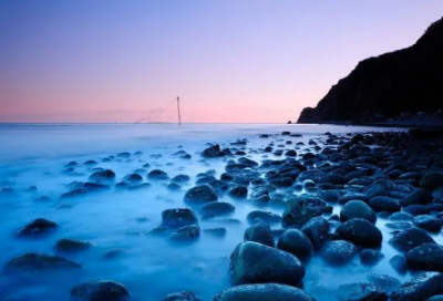 ​关于适合女孩子描述自己的文案句子 女孩子发朋友圈的心情个性句子