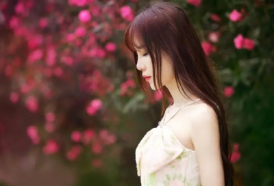 ​女孩子朋友圈文案短句(女孩子心情不好的文案短句)